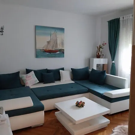 Marina Gloria Apartment Zadvorsko Exterior photo